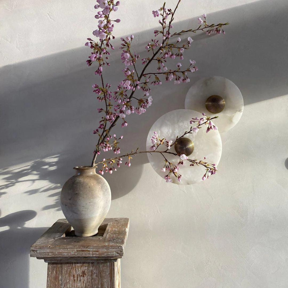 Alabaster Radiance Minimalist Elegance Wall Lamp