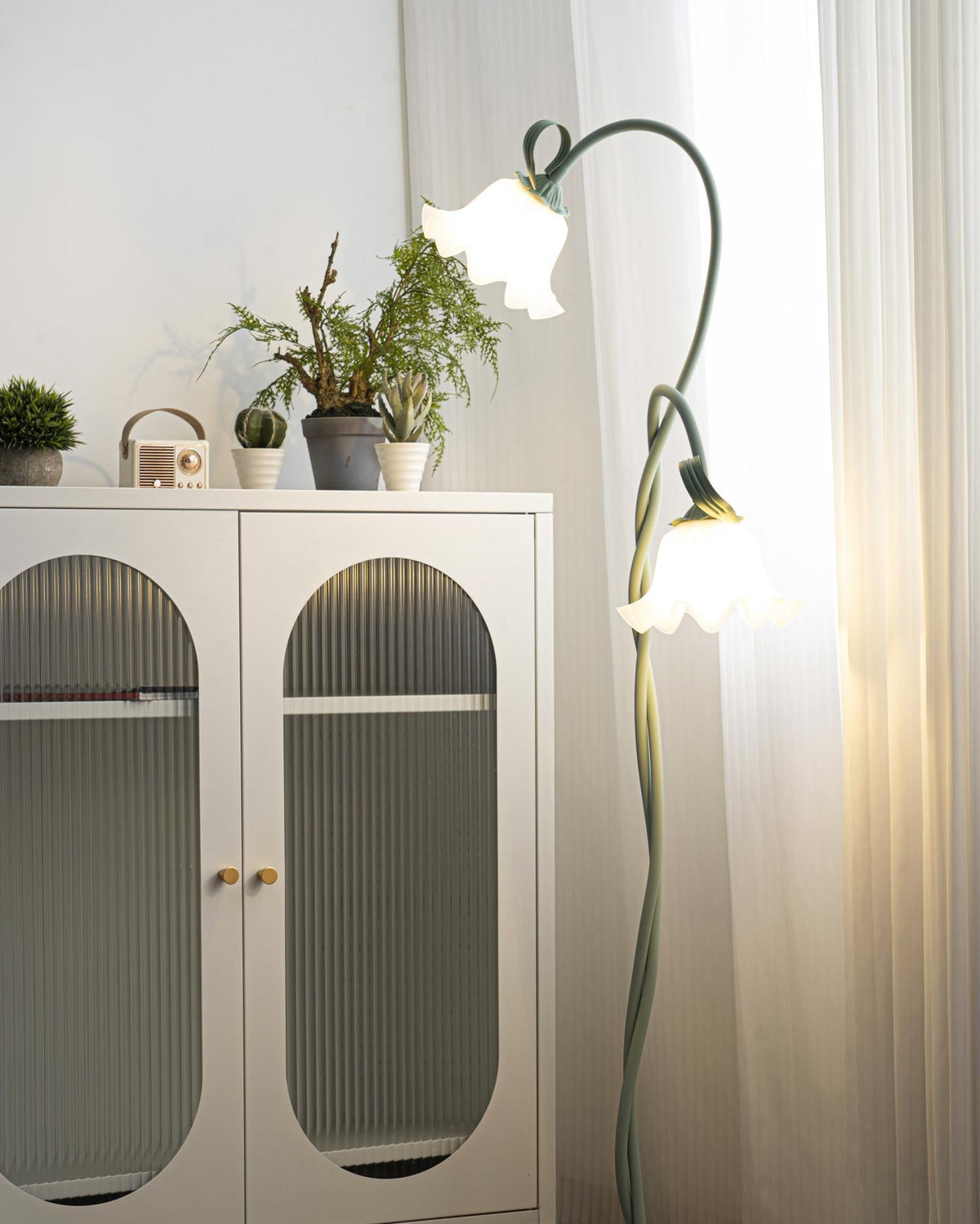Calla Flowers Floor Lamp detail