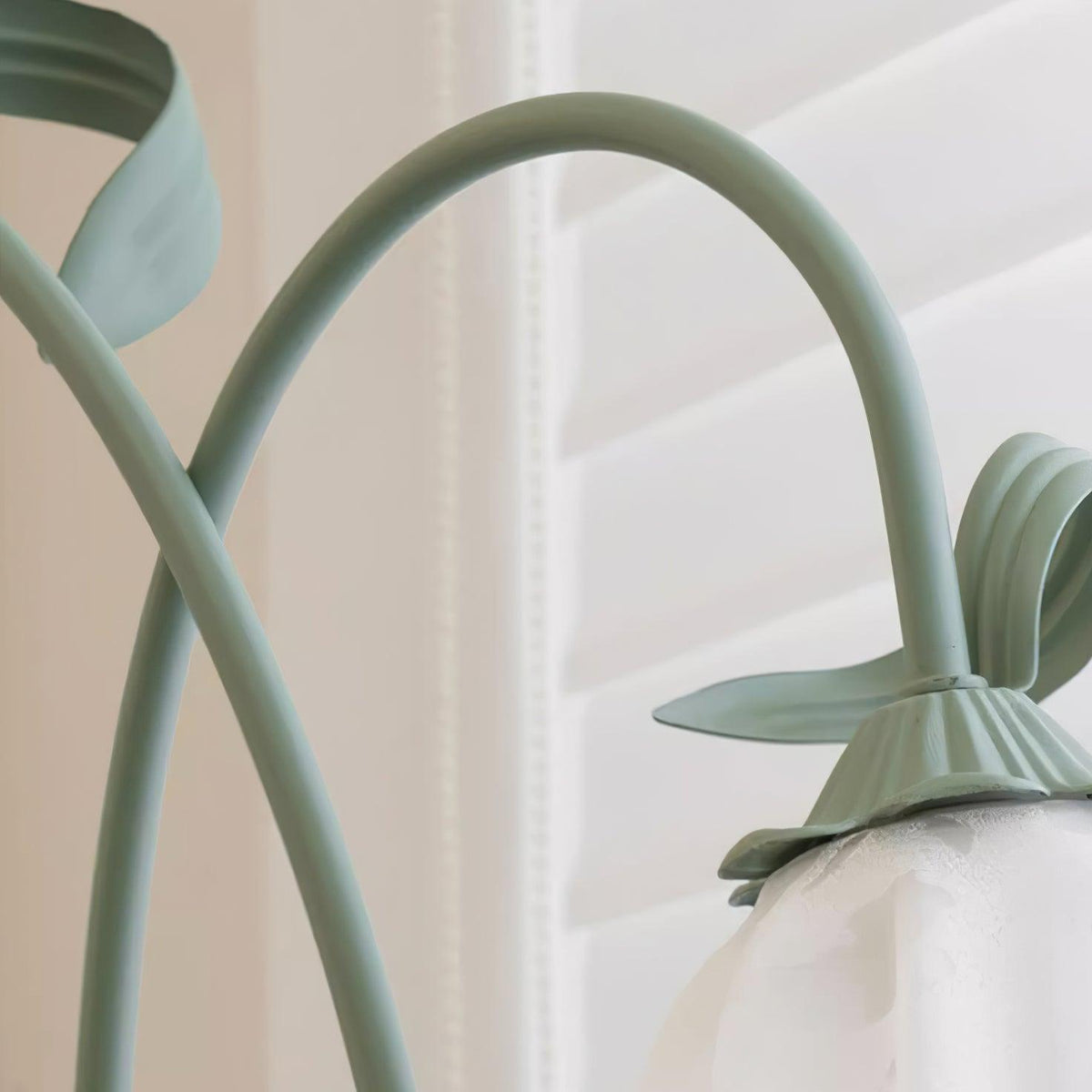 Calla Flowers Floor Lamp detail