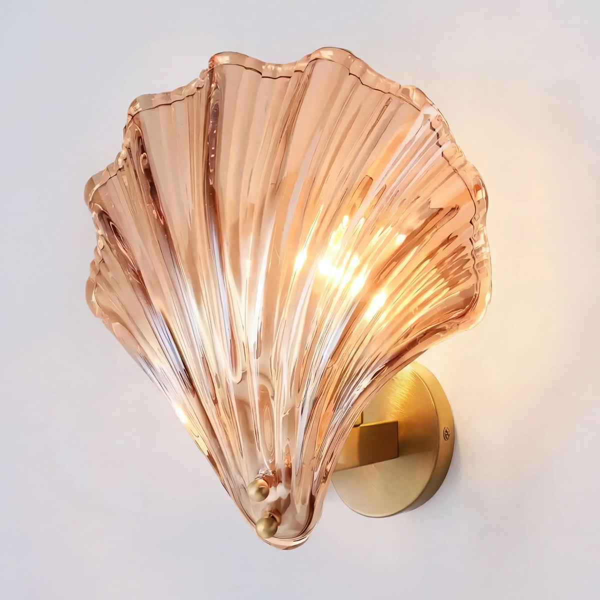 Luis shell wall light