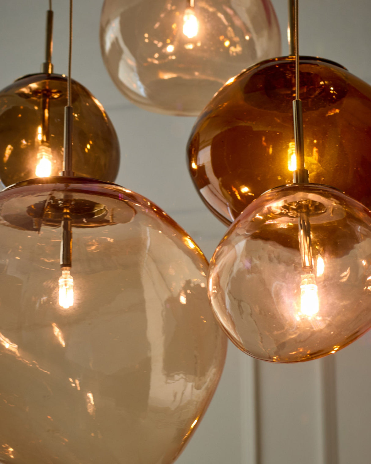 Orla 8-Bulb Mocha Caramel Glass Pendant Light detail