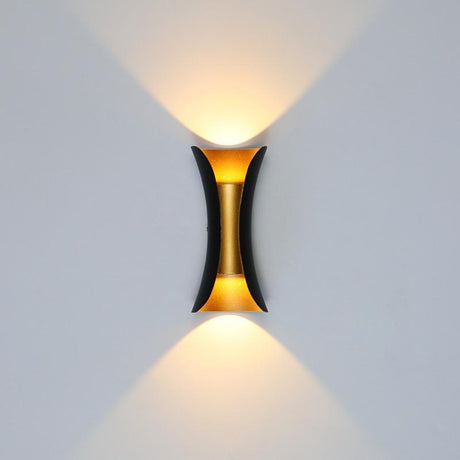 Noxel Curved Outdoor Wall Light black and gold