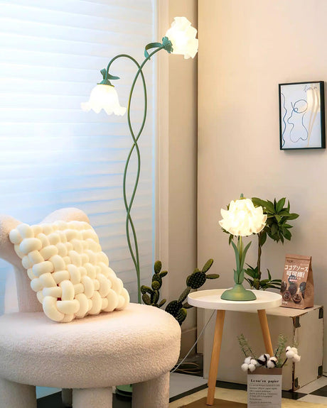 Calla Flowers Floor Lamp detail