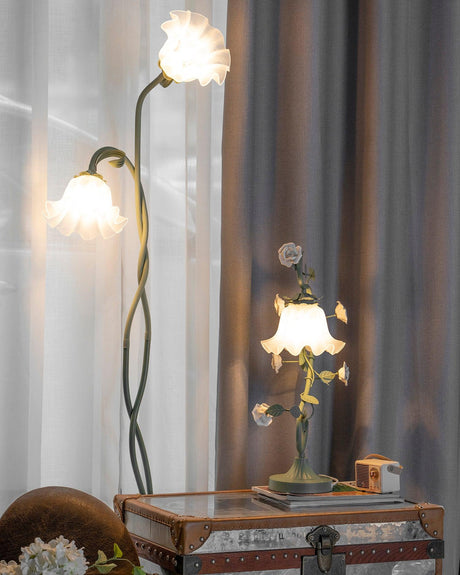 Calla Flowers Floor Lamp detail