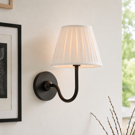 Luvora Wall Lamp 1 Head / Matte Black / White Pleated