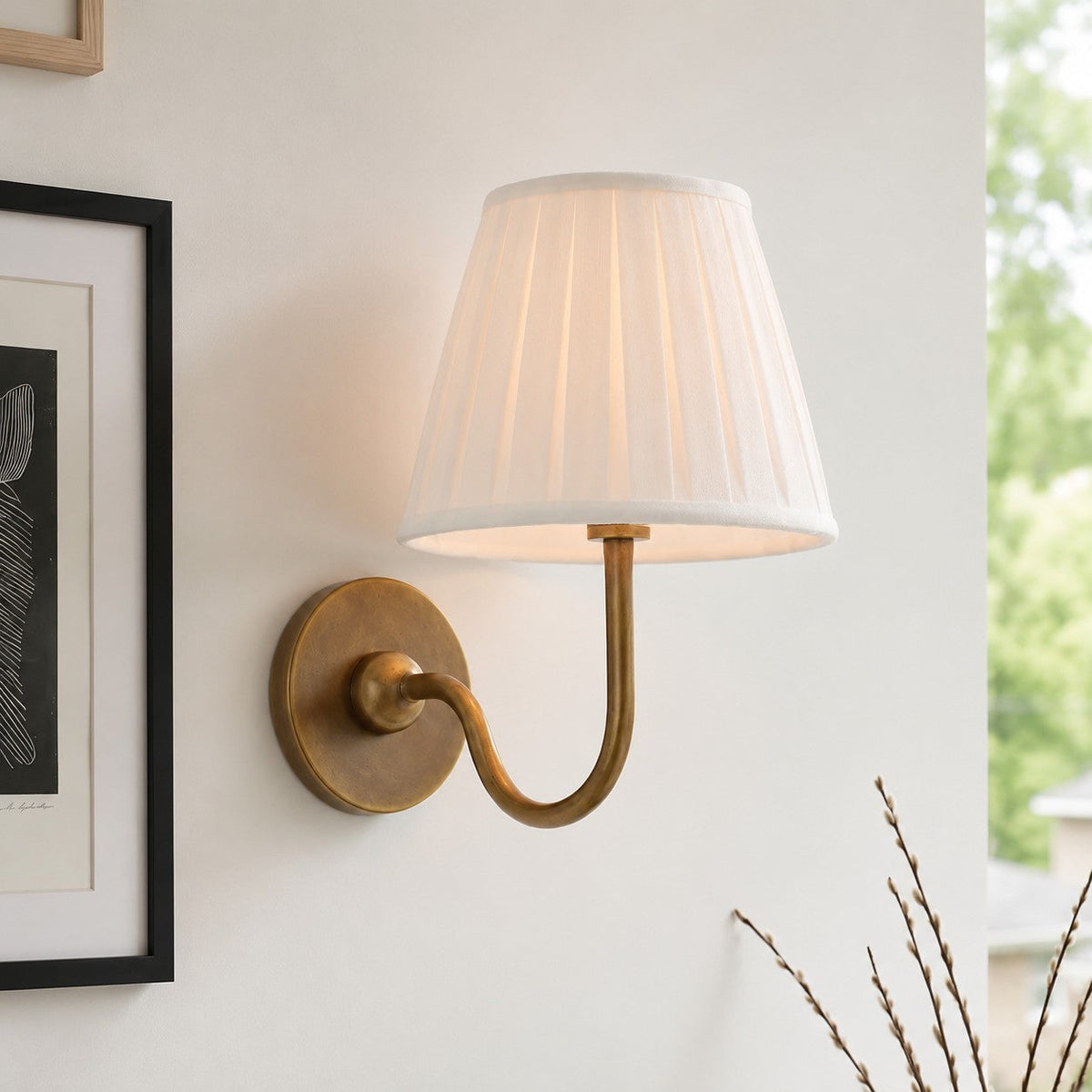 Luvora Wall Lamp 1 Head / Tumbled Brass / White Pleated