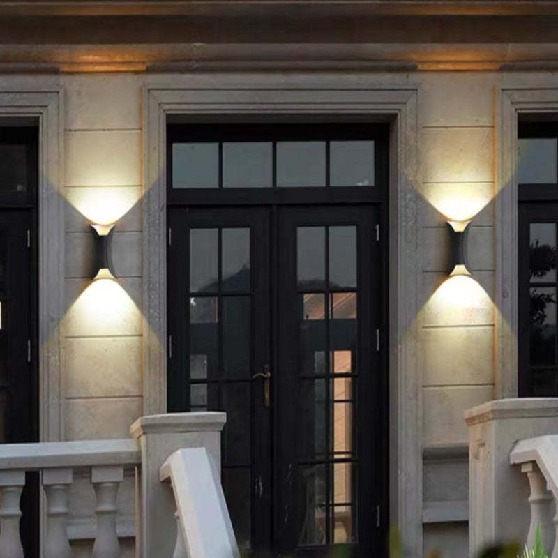 Noxel Curved Outdoor Wall Light detail